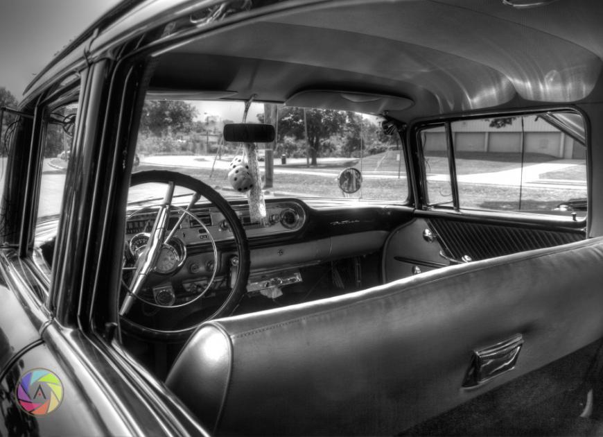 Vintage_Car_B&W
